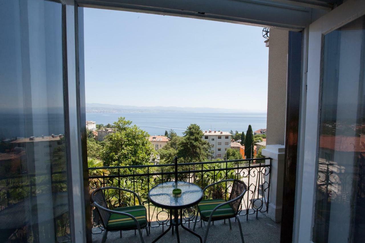 Villa Marija Ловран Екстериор снимка